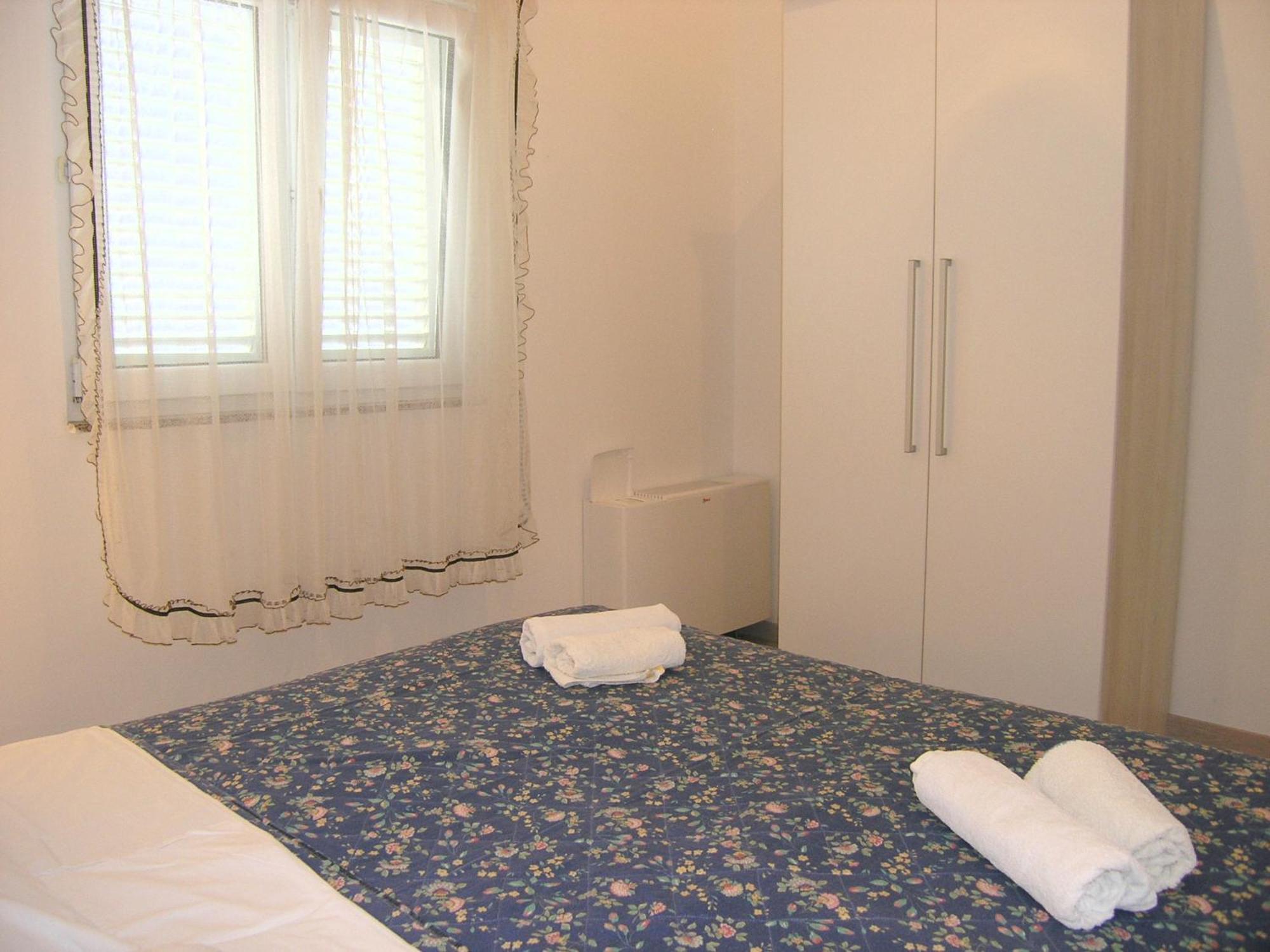 Apartments Sokolovic Krk Town Exterior foto