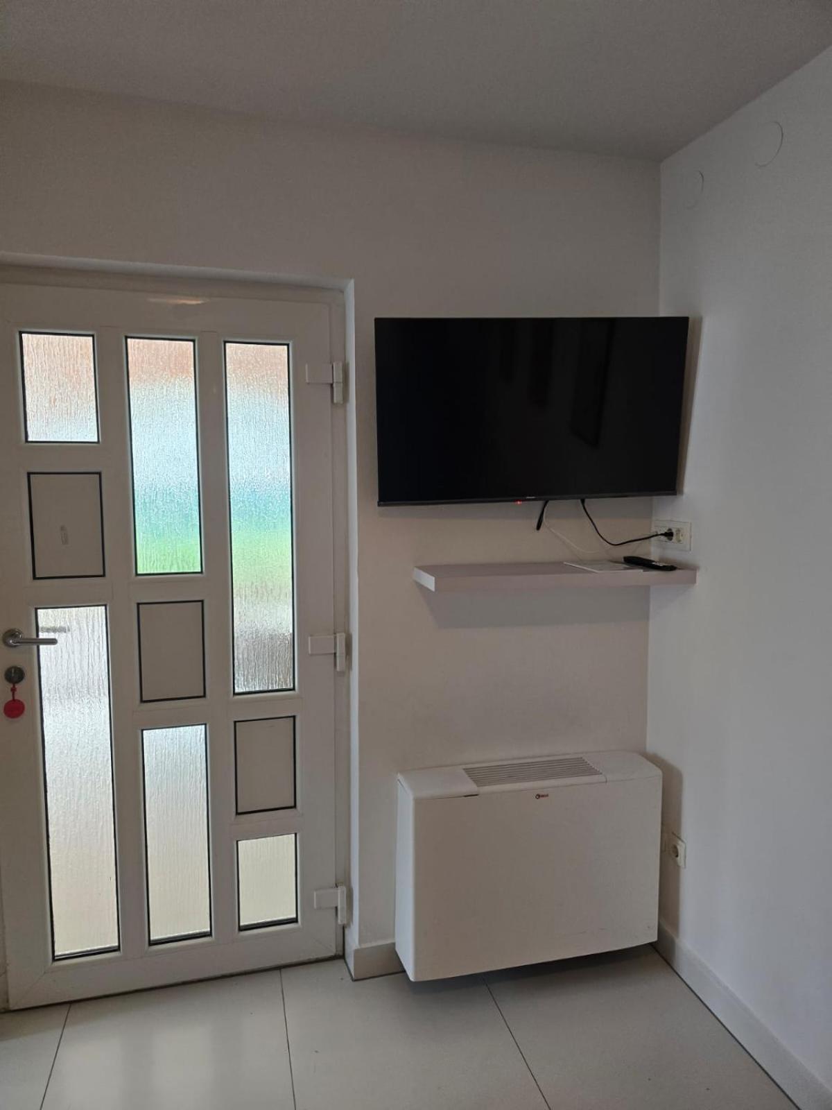 Apartments Sokolovic Krk Town Exterior foto