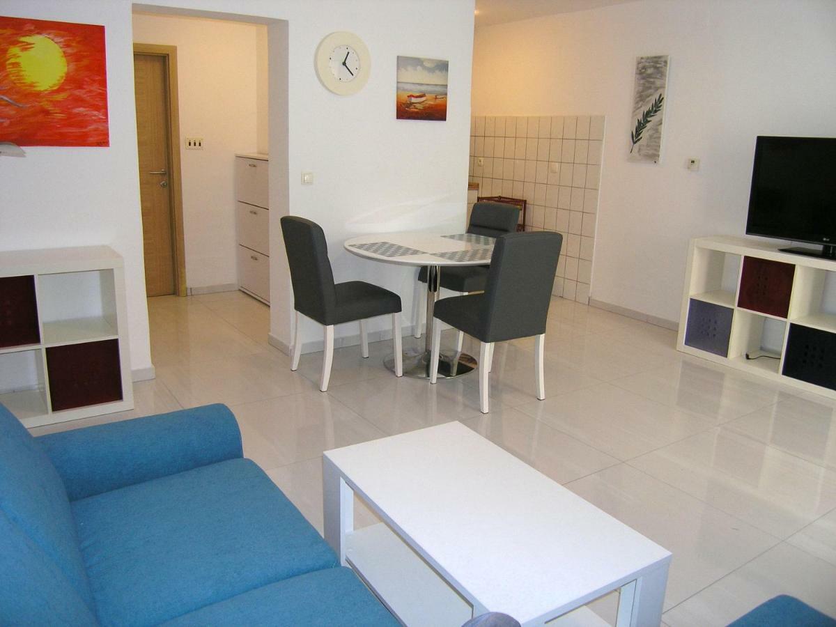 Apartments Sokolovic Krk Town Exterior foto