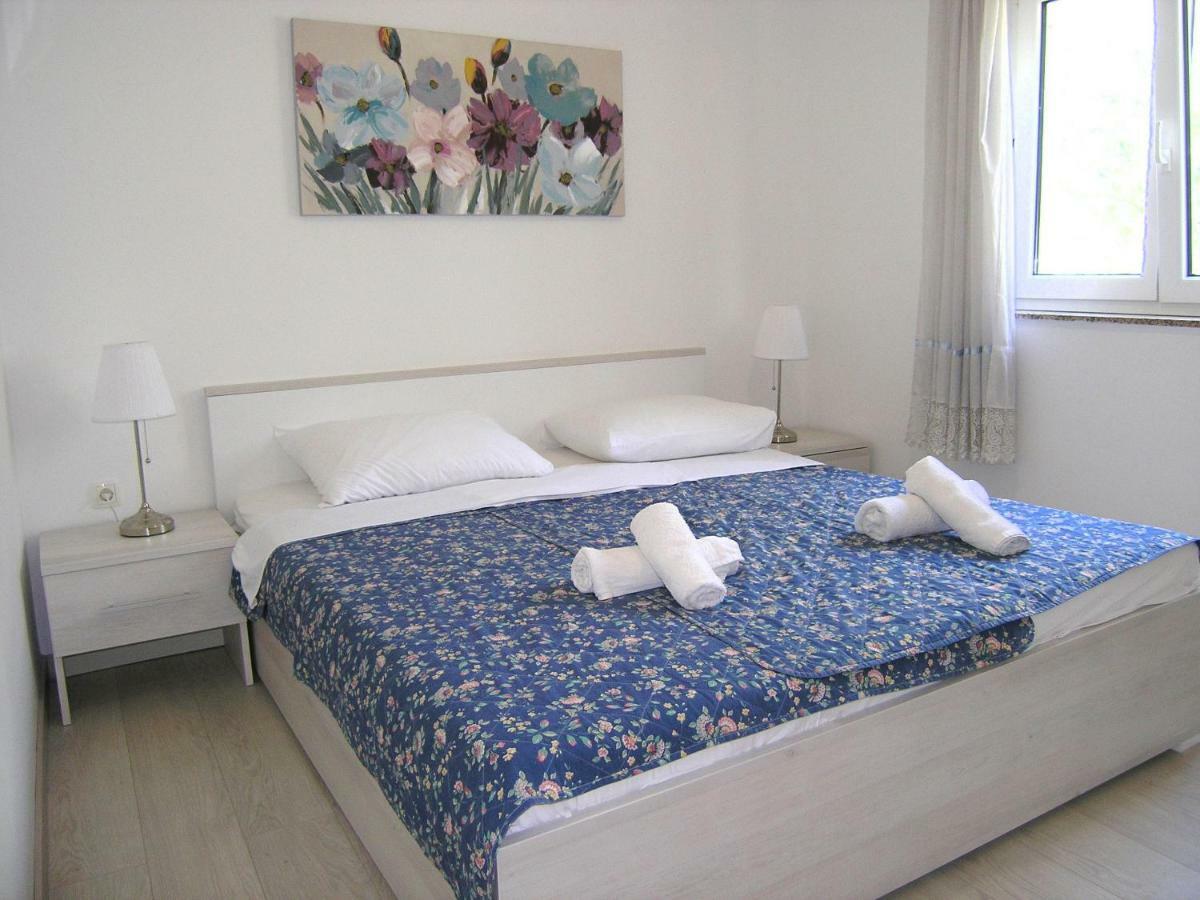 Apartments Sokolovic Krk Town Exterior foto